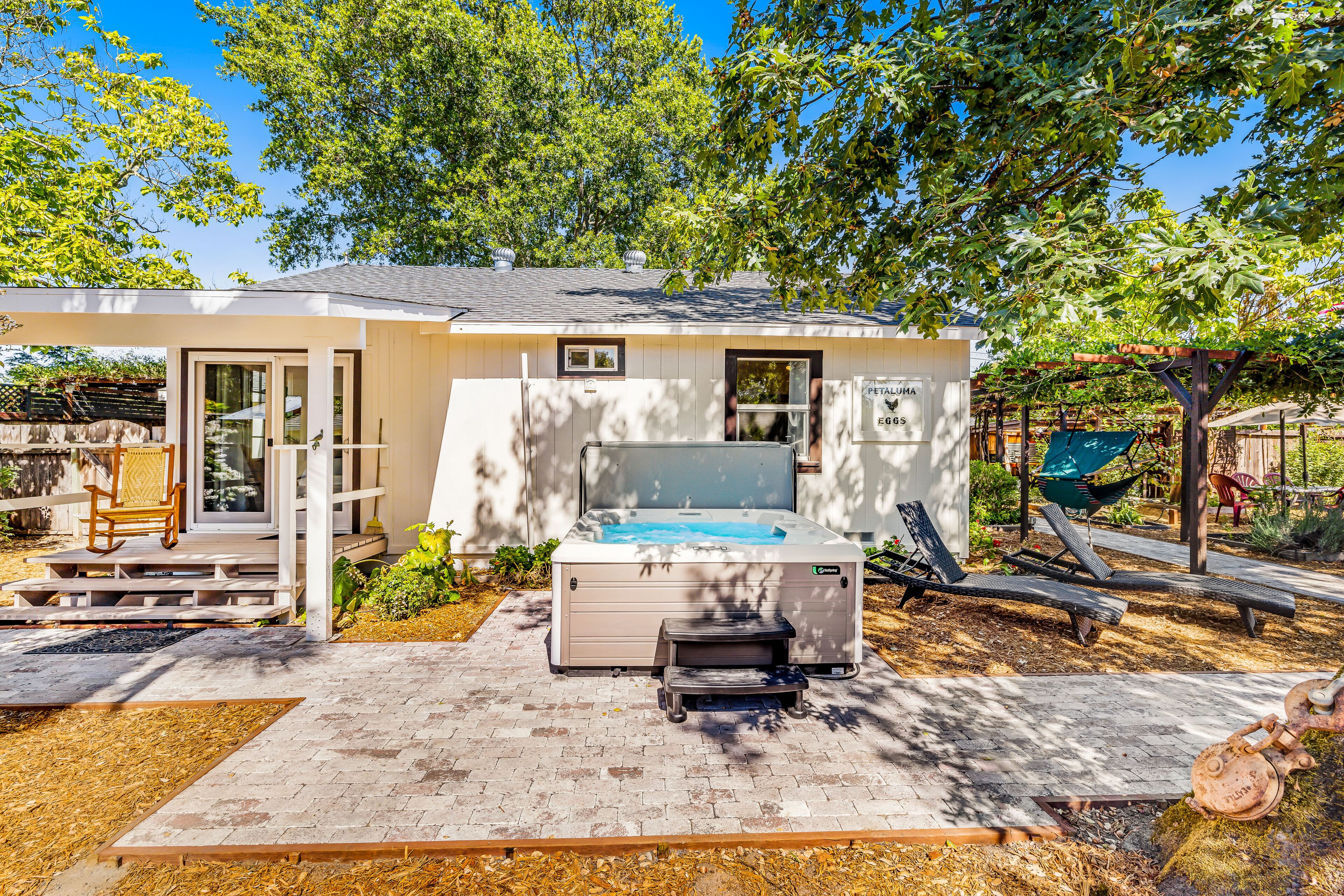 Restored country home with private hot tub, amazing garden patio & firepit