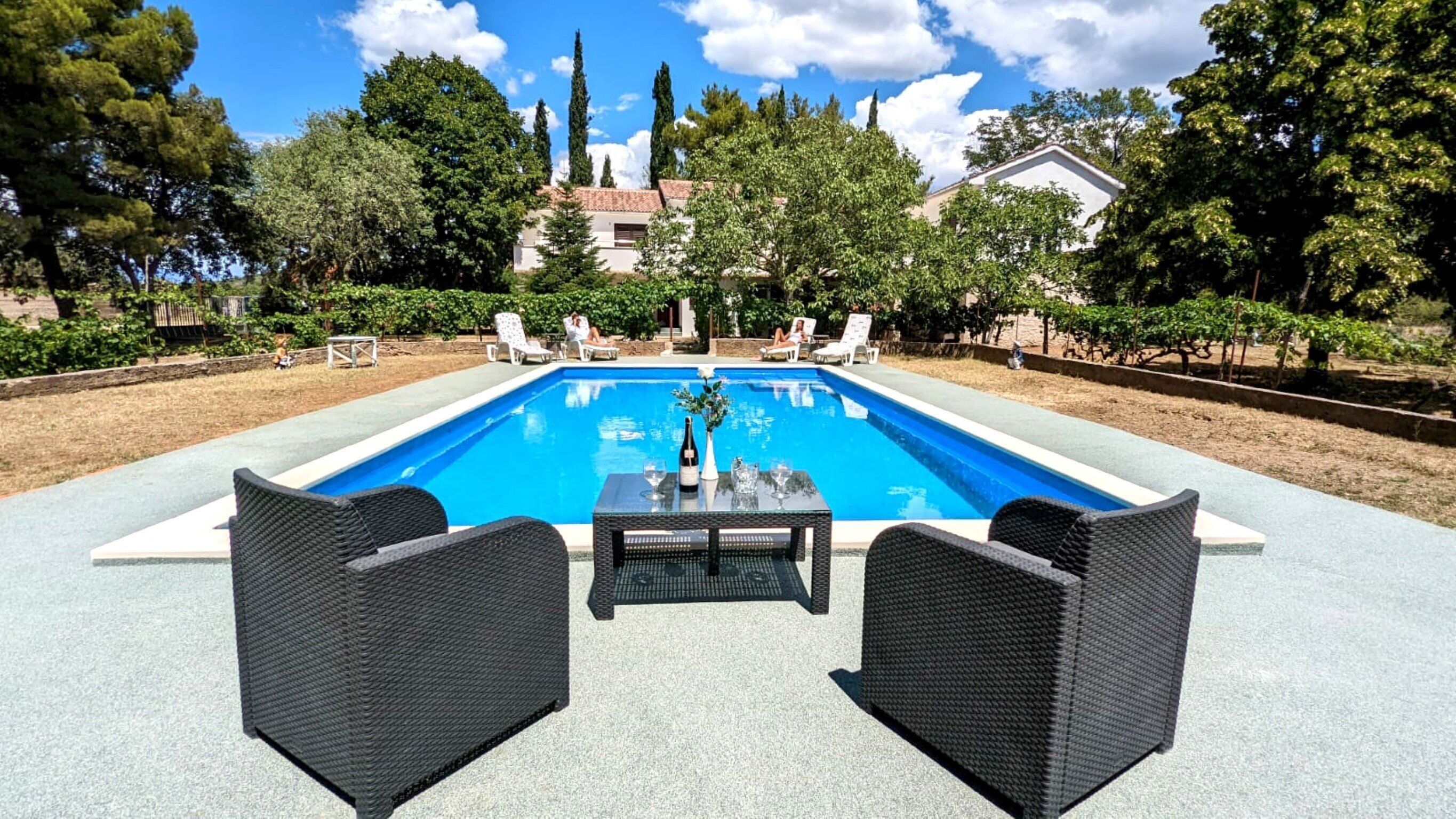 บ้านพัก (Three bedroom Holiday Home with swimm) | สระว่ายน้ำ