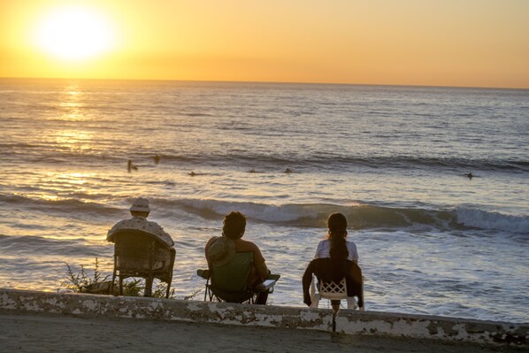 بالقرب من الشاطئ
