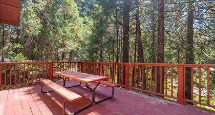 Aspen- Spacious River Front, family cabin