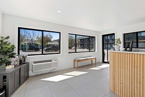 Interior - Cashmere Inn (Cashmere)