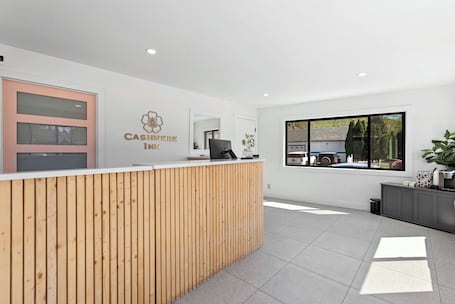 Reception. Cashmere Inn