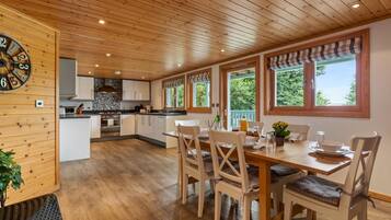 Studio, Accessible | 3 bedrooms, WiFi