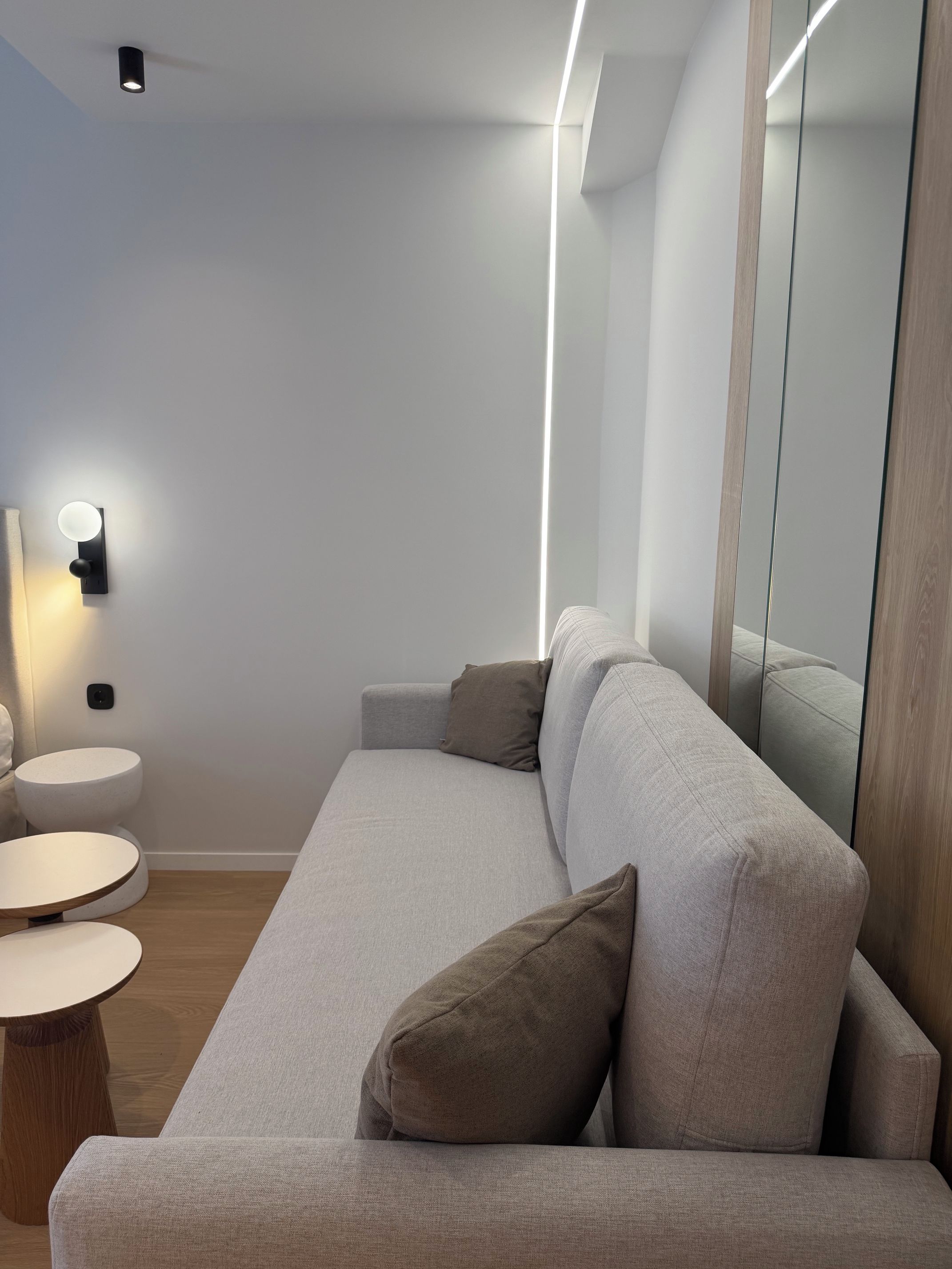 Superior Studio Suite | Minibar, in-room safe, laptop workspace, blackout drapes