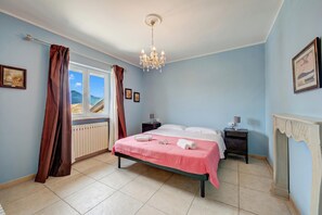 Family Villa, Multiple Bedrooms, 2 Bathrooms, Mountainside (Casa Francesca Garden And View) | 3 bedrooms, free WiFi, bed sheets - Casa Francesca Garden And View (Castelveccana)
