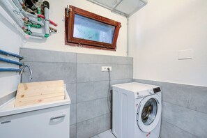 Villa familiare, camere multiple, 2 bagni, lato montagna (Casa Francesca Garden And View) | Interni