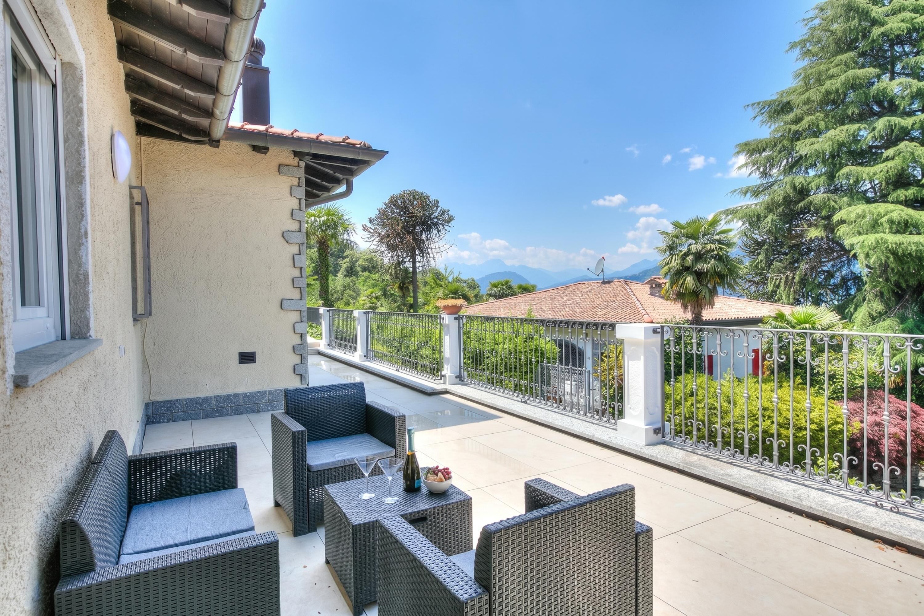 Family Villa, Multiple Bedrooms, 2 Bathrooms, Mountainside (Casa Francesca Garden And View) | Terrace/patio