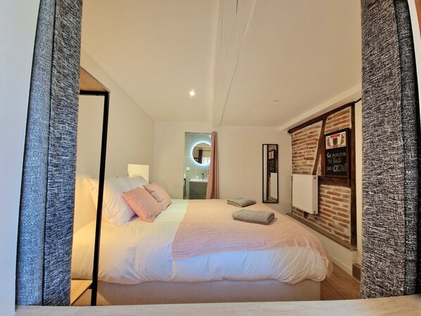 4 bedrooms, premium bedding, individually decorated