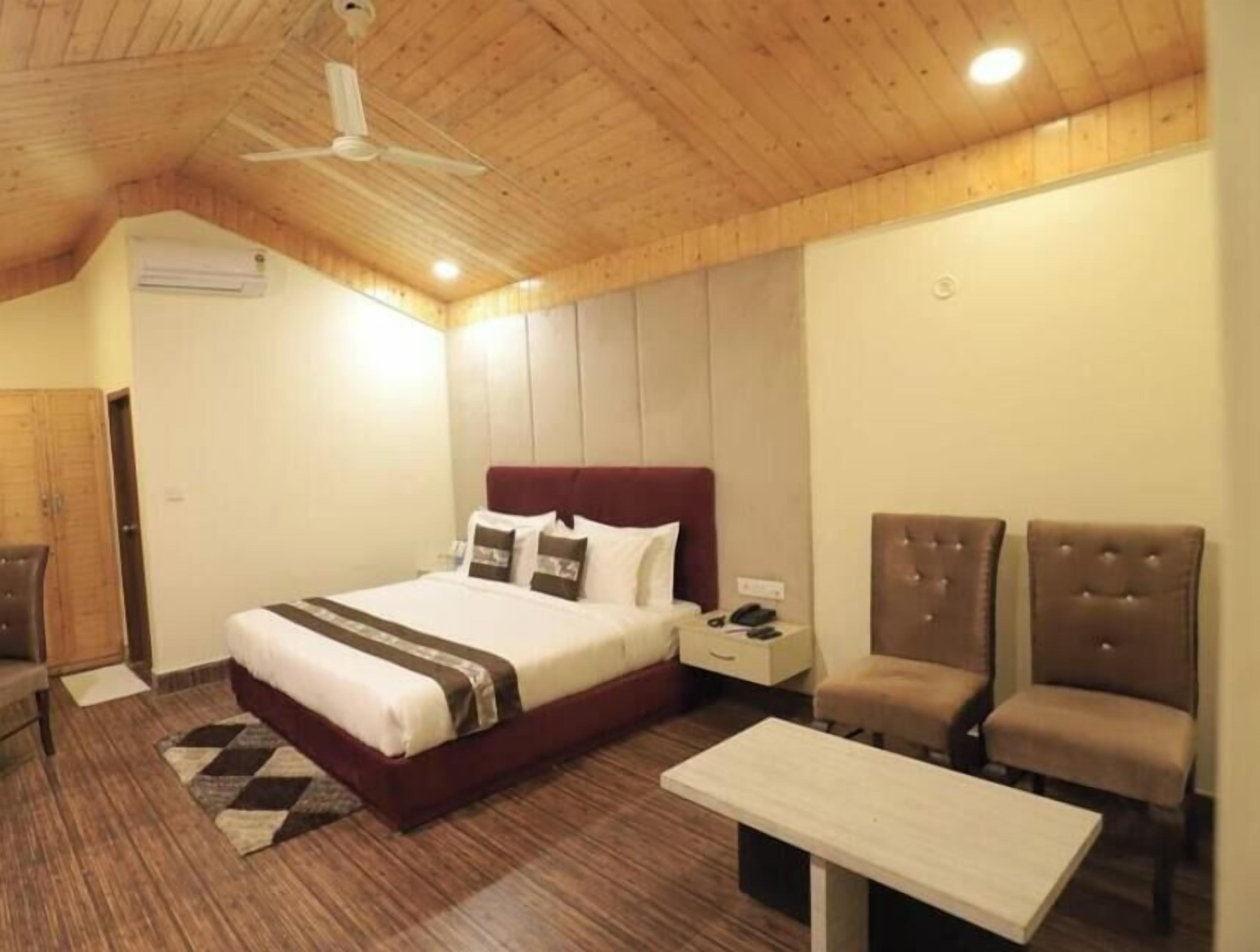 Village Room | In-room safe, individually furnished, desk, laptop workspace