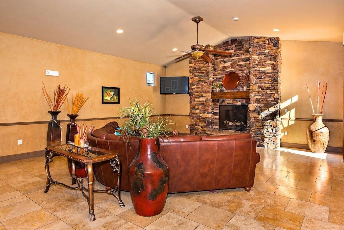TV, fireplace, offices
