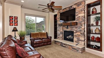 TV, peis og kontorer