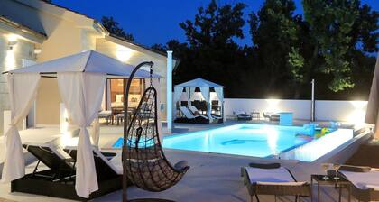 Villa in Starigrad mit beheiztem Pool
