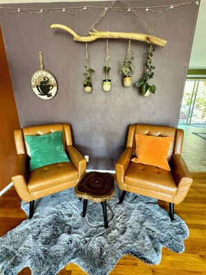 Interior - Colorful 50's Ranch in the Heart of Eugene (Eugene)