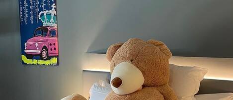 Basic Double or Twin Room | Hypo-allergenic bedding, in-room safe, desk, laptop workspace