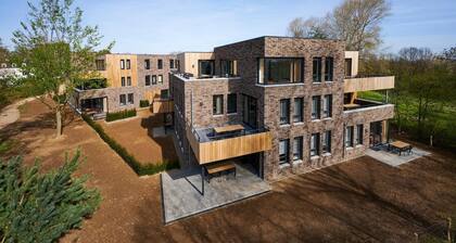 Spacious penthouse near wellness