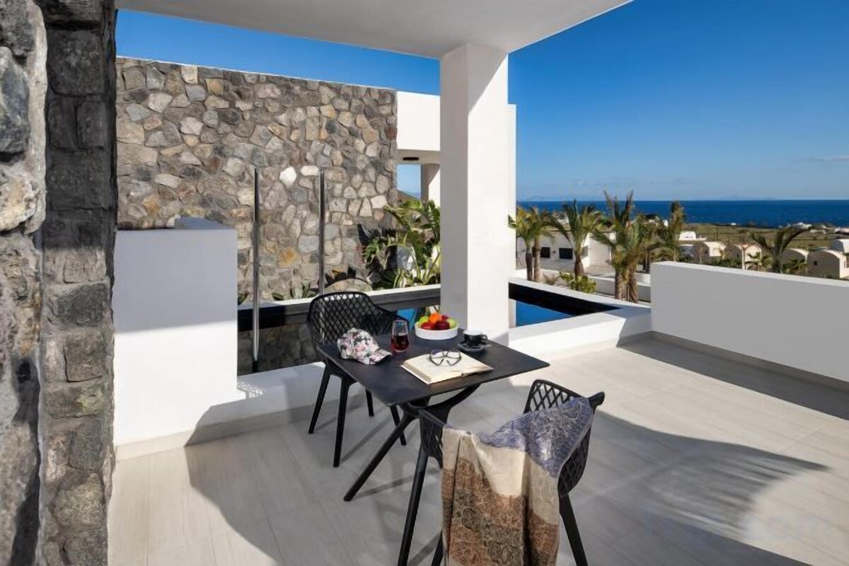 Deluxe Suite Plunge Pool