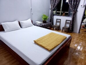 Bungalow Classique | Literie de qualité supérieure, matelas mémoire de forme, bureau