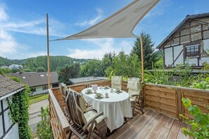 Outdoor dining - Pretty Holiday Home in Schleiden with Balcony and Barbecue (Schleiden)
