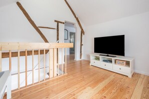 Interior - Pretty Holiday Home in Schleiden with Balcony and Barbecue (Schleiden)