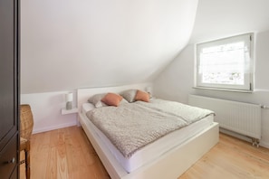 2 bedrooms, free WiFi - Pretty Holiday Home in Schleiden with Balcony and Barbecue (Schleiden)