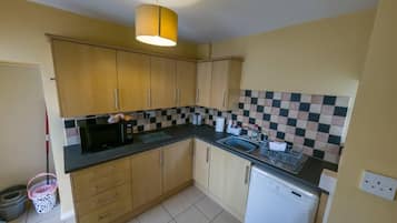 Apartment | Dapur peribadi | Peti sejuk, ketuhar gelombang mikro, ketuhar, dapur