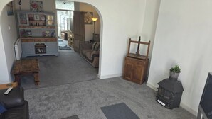Living area - 6 Guests-free Public Parking-5 Min to Beach (Porthcawl)