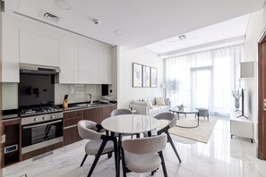 Premium One Bedroom Apartment with Kitchen & Balcony | Private kitchen - Unlock J One (Dubai)