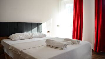 Luxury-Suite | 2 Schlafzimmer, hochwertige Bettwaren, Schreibtisch