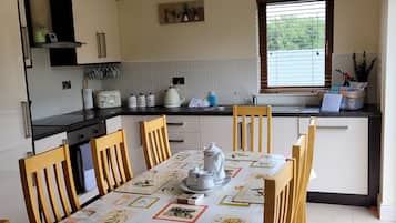 House, Multiple Beds | Private kitchen | Fridge, microwave, oven, stovetop