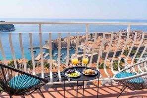 Apartment (Two Bedroom Apartment with balcony an) | Balcony