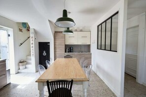 Dining - Grande Maison 9 Personnes, Randonnées et Vélos (Cuverville-sur-Yères)