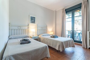 2 slaapkamers, een strijkplank/strijkijzer, gratis wifi, beddengoed