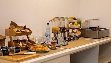 Ilmainen päivittäinen buffetaamiainen