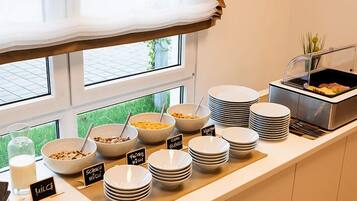 Free daily buffet breakfast