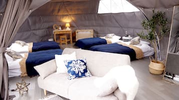 Standard Room, 4 Bedrooms, Non Smoking, Mountain View