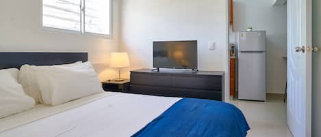 1 habitación, tabla de planchar con plancha, wifi y ropa de cama