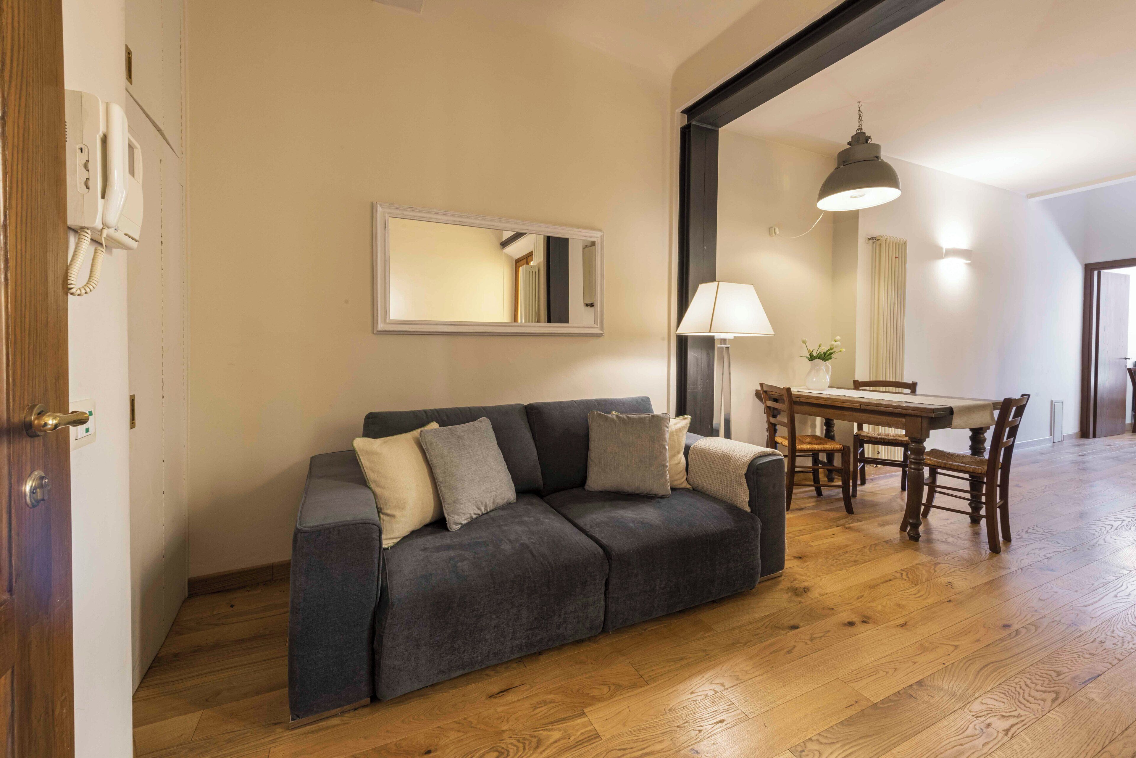 Apartamento conforto | Área de estar | TV de tela plana 40 polegadas com canais digitais, TV