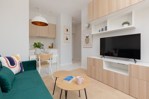 Cozy Apartment | Close to the Center | Warsaw Wola