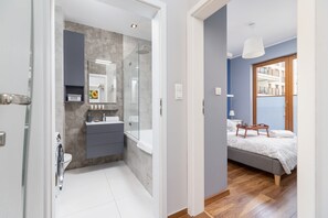 1 室のベッドルーム、デスク、アイロン / アイロン台、WiFi