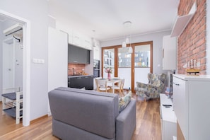 TV, offices - Comfortable Apartment | Near the Main Station, Parking (Kraków)