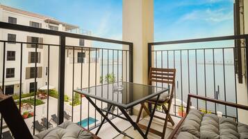 Apartamento panorâmico, 2 quartos, vista para o mar | Vista do quarto