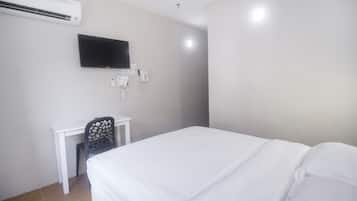 Room, 3 Bedrooms | Desk, free WiFi, bed sheets