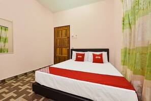 Habitación, 3 habitaciones | 3 habitaciones, escritorio, wifi gratis y ropa de cama 
