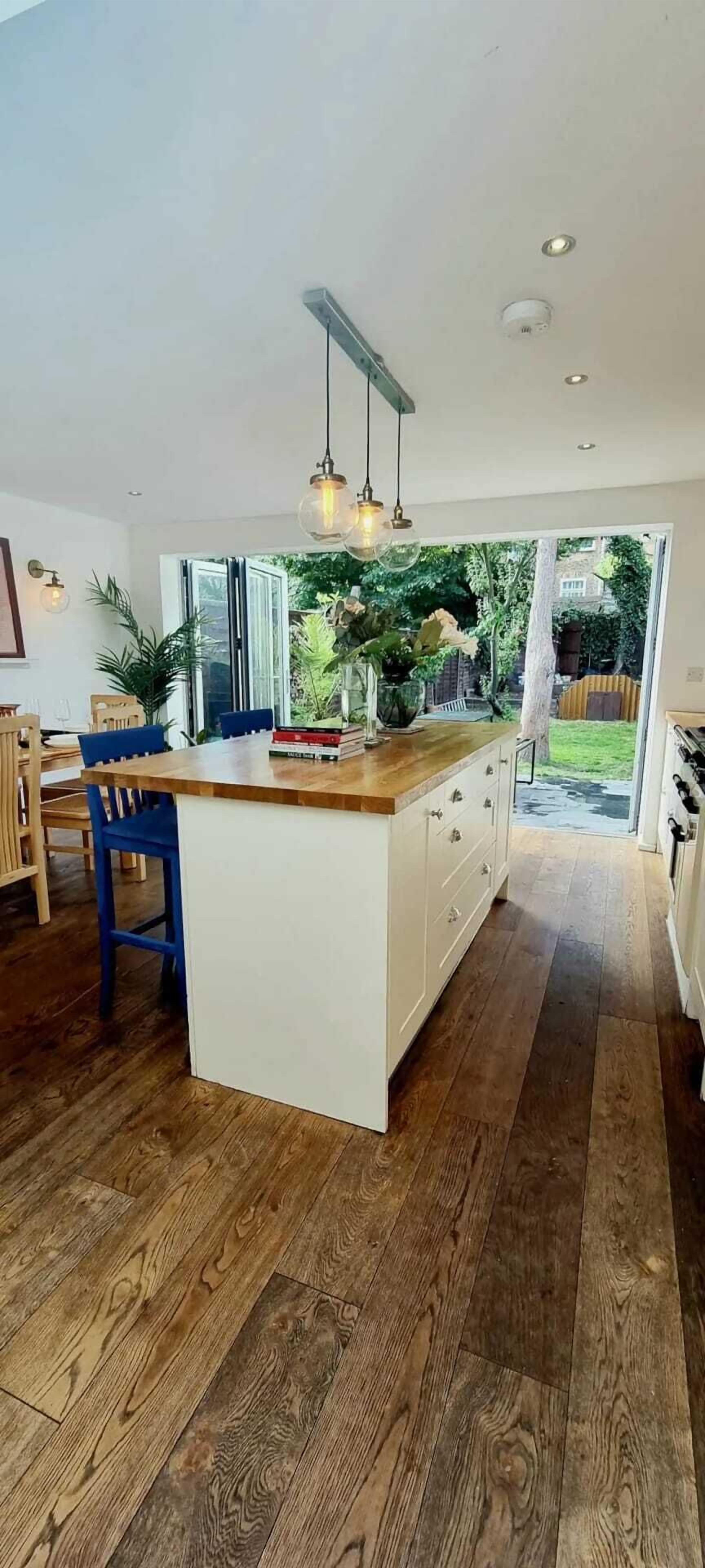 Basic Townhome, Multiple Beds | Private kitchen | Fridge, microwave, oven, stovetop