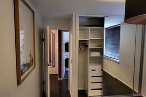 Apartamento básico, 1 cama Queen | Parte interna