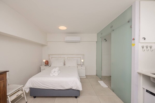 基础公寓, 1 张双人床 | 床单