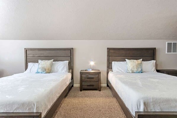 6 bedrooms, iron/ironing board, travel cot, WiFi