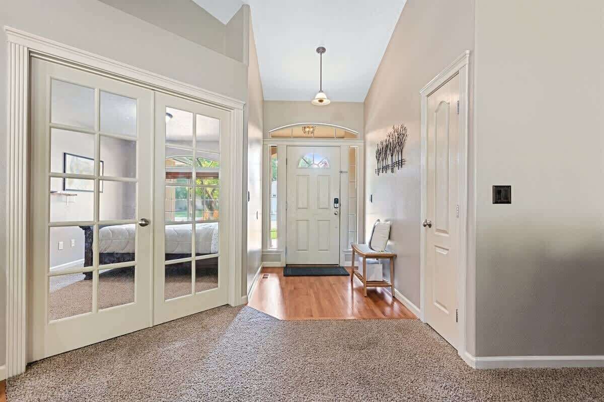 6 bedrooms, iron/ironing board, travel crib, WiFi