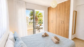 2 bedrooms, in-room safe, blackout drapes, WiFi (free)