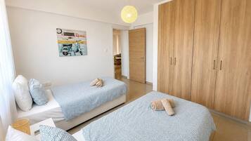 Comfort Apartment | 2 bedrooms, in-room safe, blackout drapes, WiFi (free)